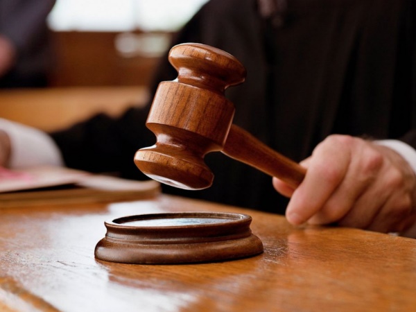 कोर्ट ने कहा- बालिग है लड़की, ले सकती है फैसला