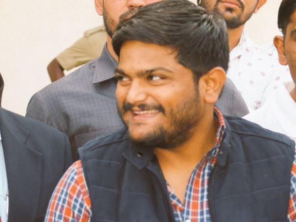 महाराष्ट्र हिंसा को लेकर भाजपा पर निशाना