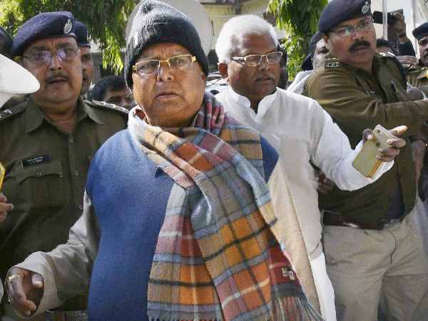 राबड़ी देवी को मुख्यमंत्री बना सबको चौंकाया