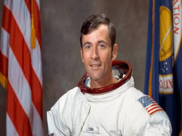 पहले अंतरिक्ष यात्री बने थे यंग