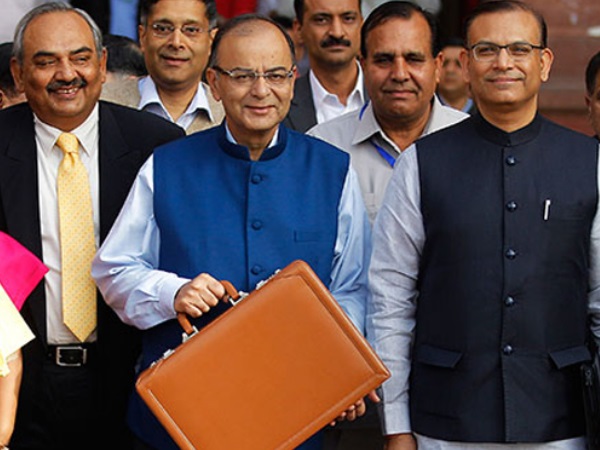 सरकार टैक्स कम करती है तो निवेशकों पर पड़ेगा असर सरकार टैक्स कम करती है तो निवेशकों पर पड़ेगा असर