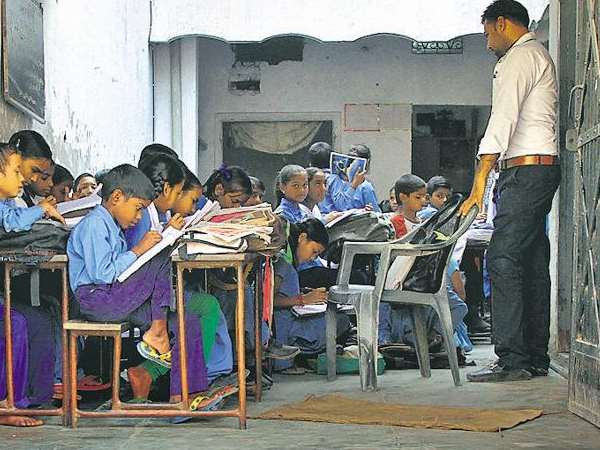 लिखित परीक्षा व इंटरव्यू लिखित परीक्षा व इंटरव्यू