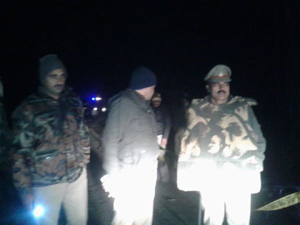 चेकिंग के लिए नहीं रुके बदमाश