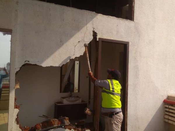 बीजेपी सांसद की मौजूदगी में की गई कार्रवाई