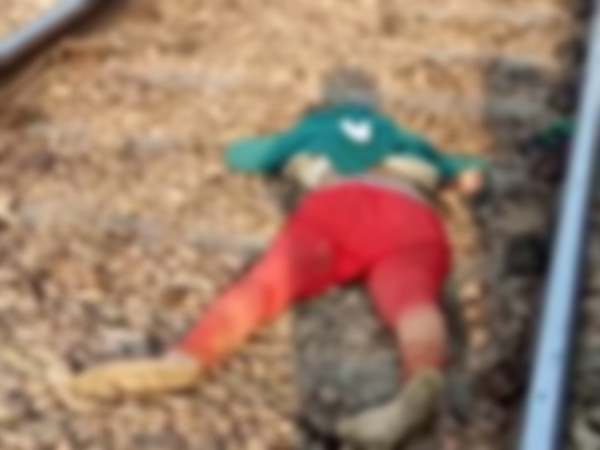 दिल्ली-आगरा रेल ट्रैक पर भयावह नजारा