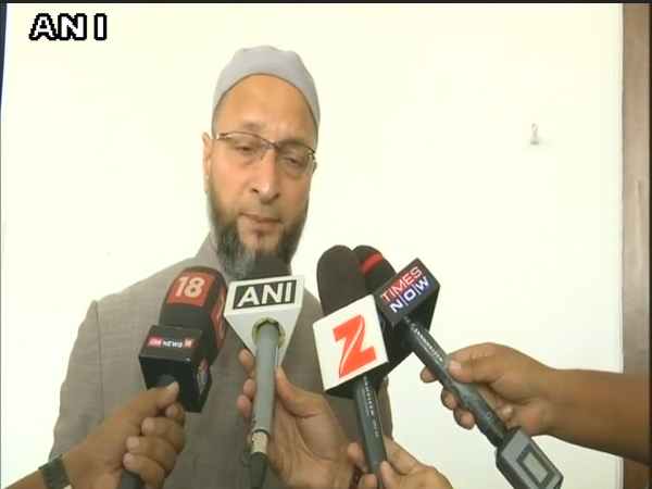जोकर हैं वसीम रिजवी- ओवैसी