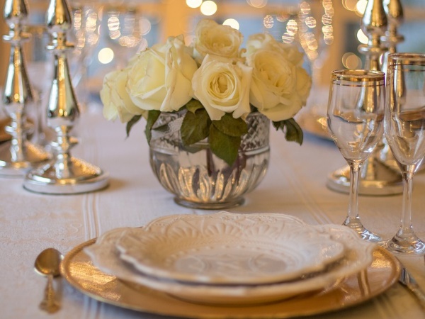 बाकी पत्रकार भी चुराने लगे चम्मच