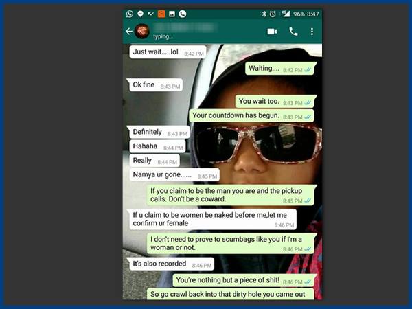 वीडियो कॉल पर कपड़े उतारने को कहा