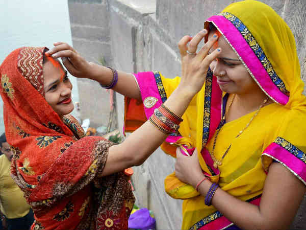 कौन सा लगाएं तिलक? कौन सा लगाएं तिलक?