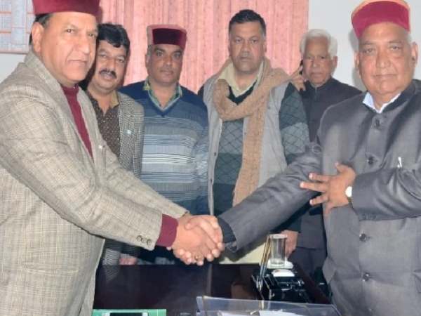 पेश किए गए चार प्रस्ताव सभी में समर्थन पेश किए गए चार प्रस्ताव सभी में समर्थन