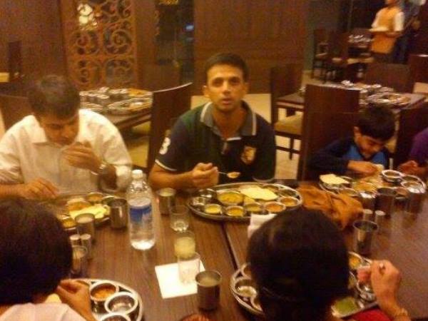 8. जब खुद से खाना ऑर्डर करने लगे 'जैमी' 