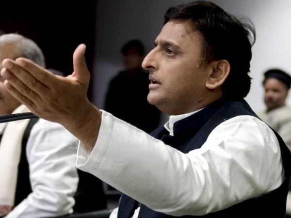 सैफई से बेहतर महोत्सव करें योगी