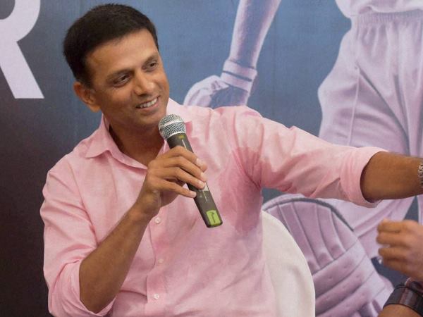 पिता से सीखा क्रिकेट का ककहरा