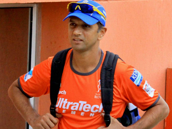  टेस्ट की 4 पारियों में चार लगातार शतक 