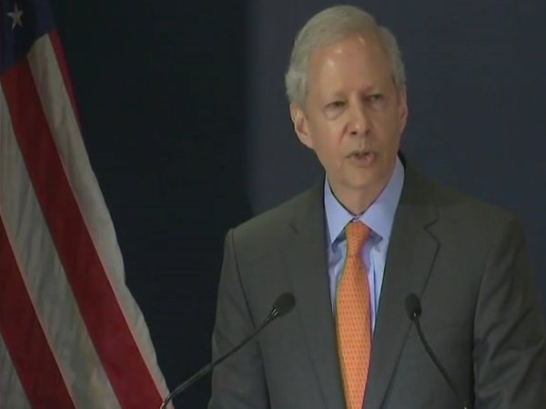 हम अप्रवासियों का देश हैं