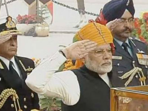 पीएम मोदी राजस्थानी पगड़ी में नजर आए