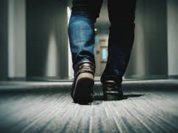 स्कूल फेस्टिवल में बना रहा था वीडियो