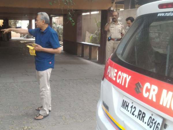 पुलिस कर रही हत्यारों की तलाश