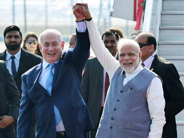 'नरेंद्र मोदी की करता हूं इज्जत'