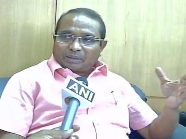  पालयेकर बोले, मुंह से निकल गई गाली