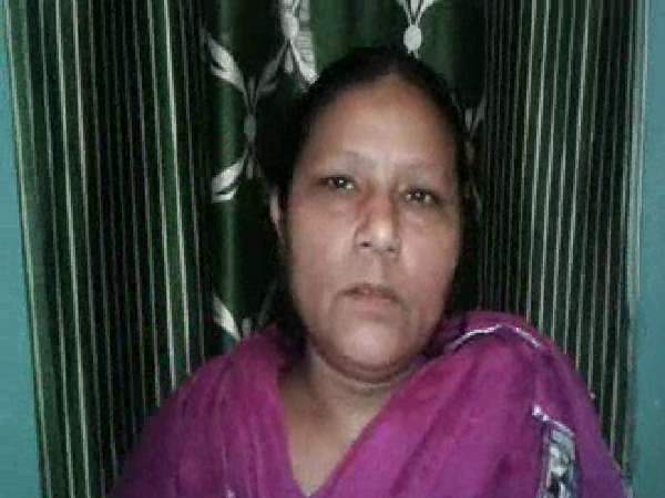 पीड़ित मां और बेटे से पुलिस ऐंठ रही पैसे