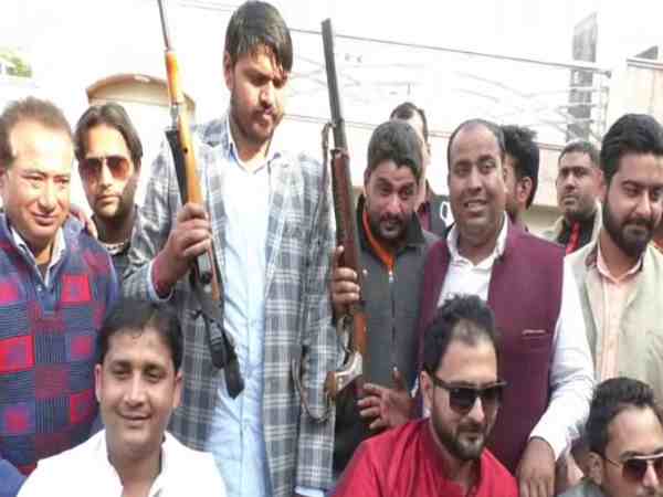 बुलंदशहर में भी किया फिल्म का विरोध