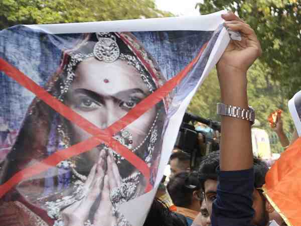 'पद्मावत' भारी विवाद के बाद 25 जनवरी को रिलीज होने वाली है