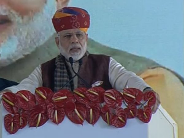 कांग्रेस पर साधा मोदी ने निशाना