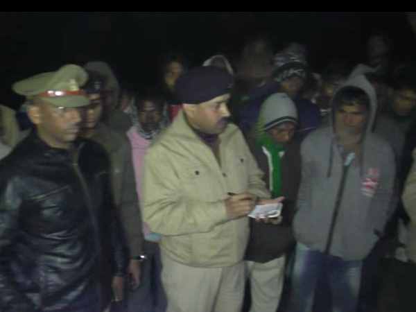 पुलिस ने की घटनास्थल की जांच