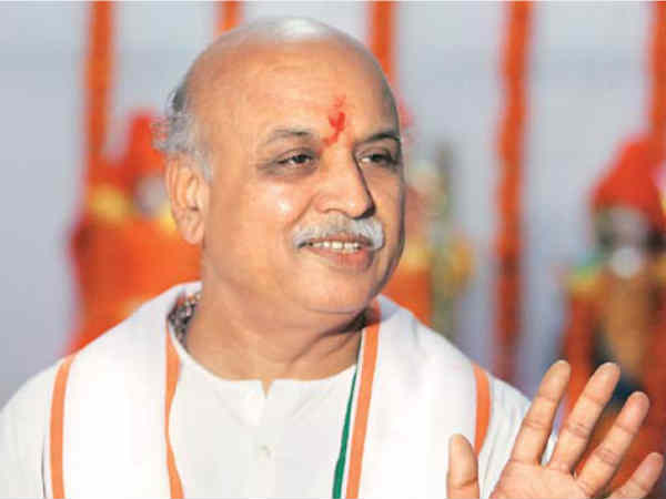 पत्रकारों से बात करते हुए गंभीर आरोप लगाए