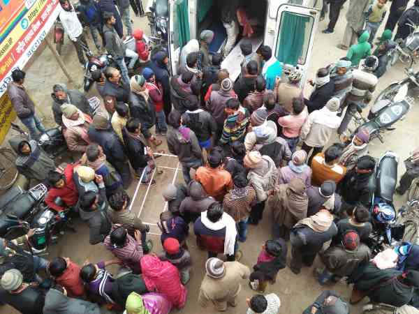 सीएचसी से जिला अस्पताल किया गया रेफर