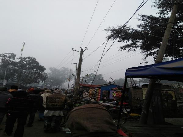 गार्डिंग ना होने से अक्सर गिरती है हाईटेंशन लाइन