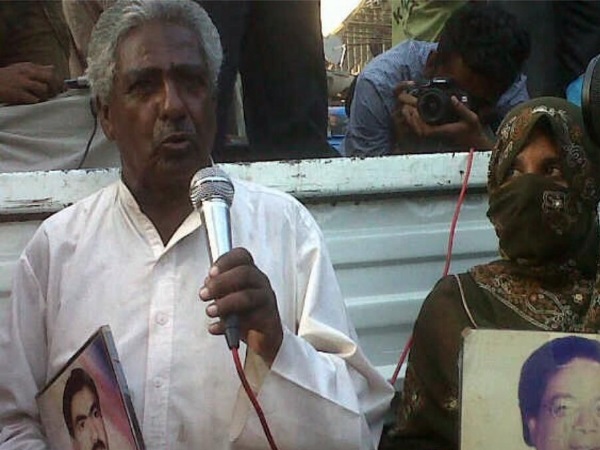 जब जाधव का अपहरण हुआ था तब उनकी आंखों पर पट्टी बंधी थी