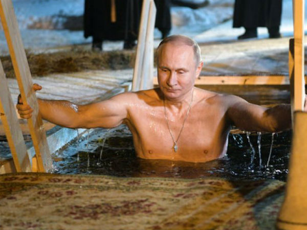  बर्फीली झील में पुतिन ने लगाई डुबकी