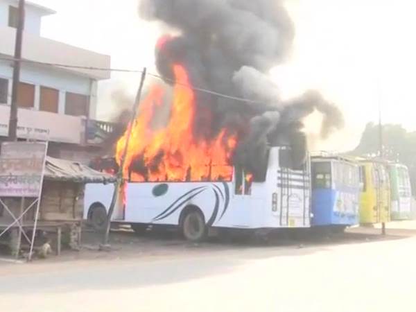 अभी भी सुलग रहा है कासगंज