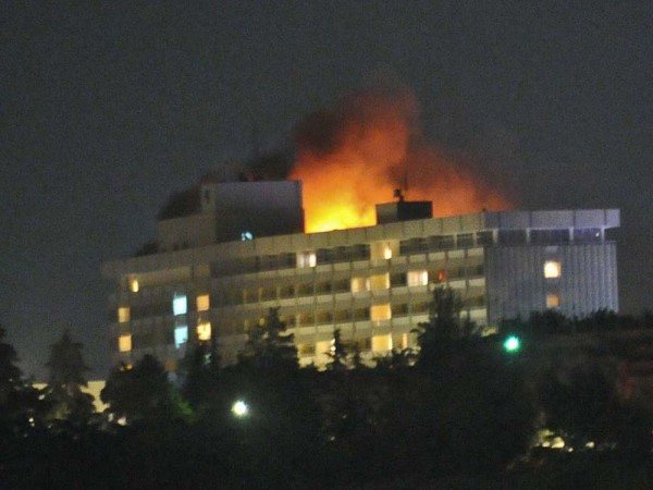 पुलिस ने इलाके की घेराबंदी कर दी