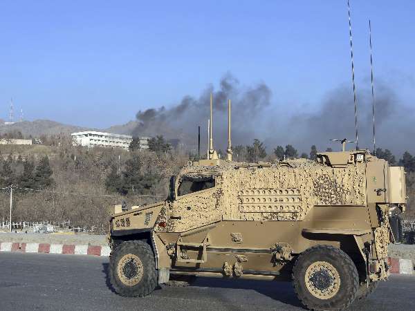 बच्चे को स्कूल छोड़ने जा रही थी महिला