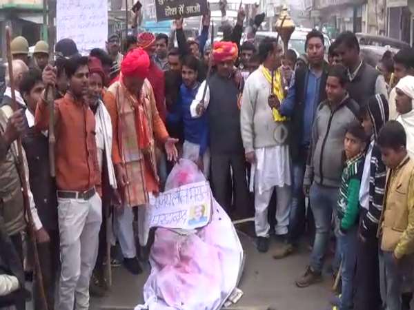 निकाली संजयलीला भंसाली की अर्थी