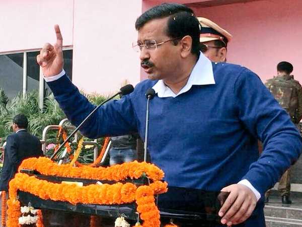 बच्चों की जान की कीमत पर राजनीति ना करें: केजरीवाल
