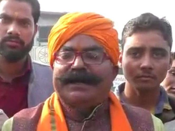 फिल्म रिलाज हुई तो देश के सभी सिनेमाघरों में बम रख दिया जाएगा