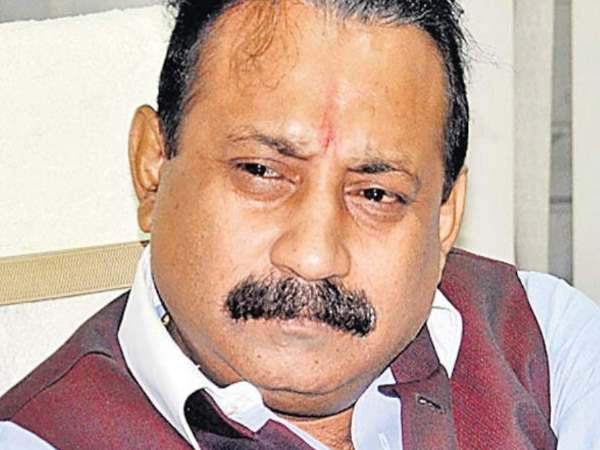 नीतीश की कांग्रेस के पूर्व प्रदेश अध्यक्ष अशोक चौधरी से नजदीकी पर उठे थे कई सवाल नीतीश की कांग्रेस के पूर्व प्रदेश अध्यक्ष अशोक चौधरी से नजदीकी पर उठे थे कई सवाल