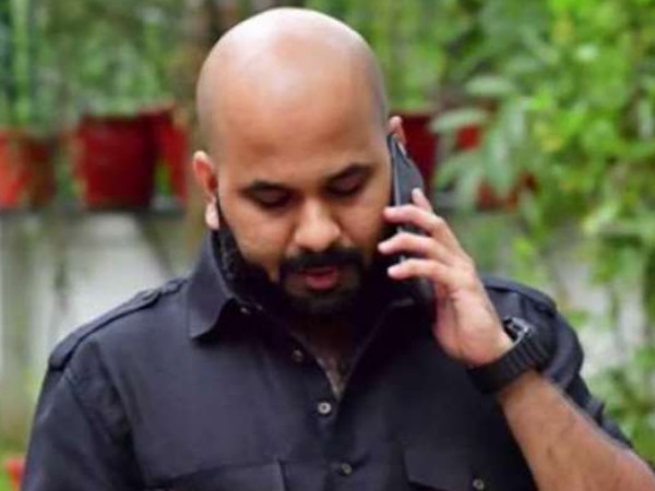 ऑडी A8 खरीदने के लिए कर्ज लिया