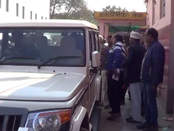 अस्पताल में बच्चे का चल रहा इलाज