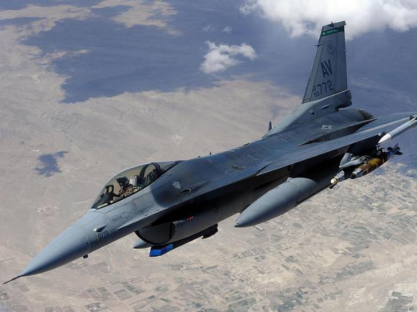 जब दक्षिण चीन सागर में घुसा था अमेरिकी जहाज जब दक्षिण चीन सागर में घुसा था अमेरिकी जहाज