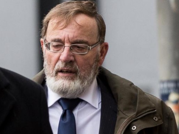 कैंसर से तड़प रही थी पत्नी