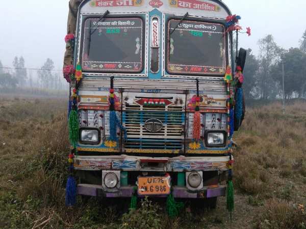 2250 skins of cow-buffaloes recovered two smugglers arrested in bahraich lucknow highway 2250 skins of cow-buffaloes recovered two smugglers arrested in bahraich lucknow highway