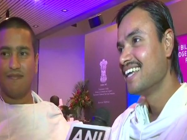 ये दो आर्चाय कराएंगे योग