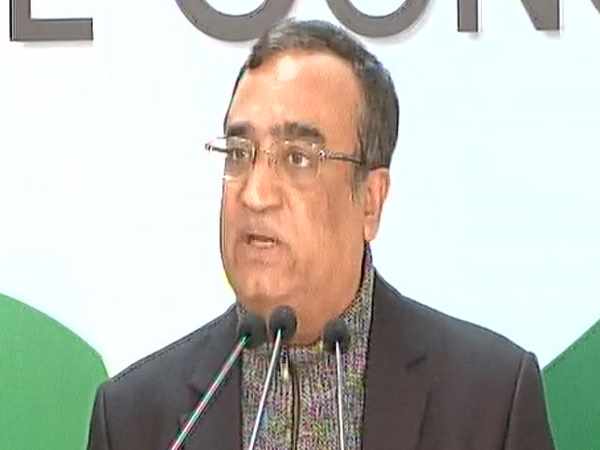  चुनाव आयोग क्या कर रहा था?