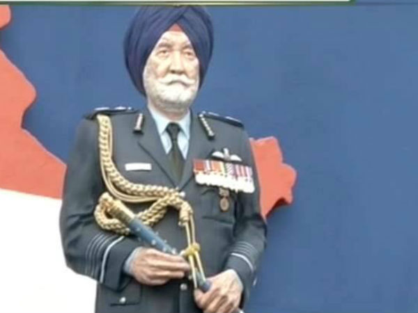 Republic Day Live: राजपथ पर दिखा 'मेक इन इंडिया' का दम