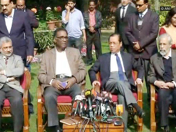 बौद्धिक जगत पर दिखा जज की ‘बगावत’ का असर